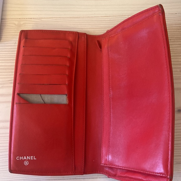 Authentic Chanel vinyl wallet ❤️ - Picture 2 of 5